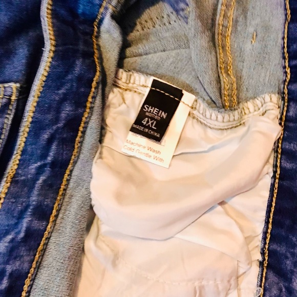 Shein curves plus distressed torn jean shorts 4XL NWOT - Picture 3 of 5